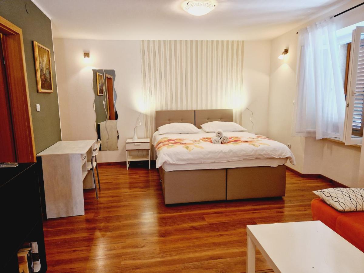 Apartment Casa Nova Rovigno Esterno foto