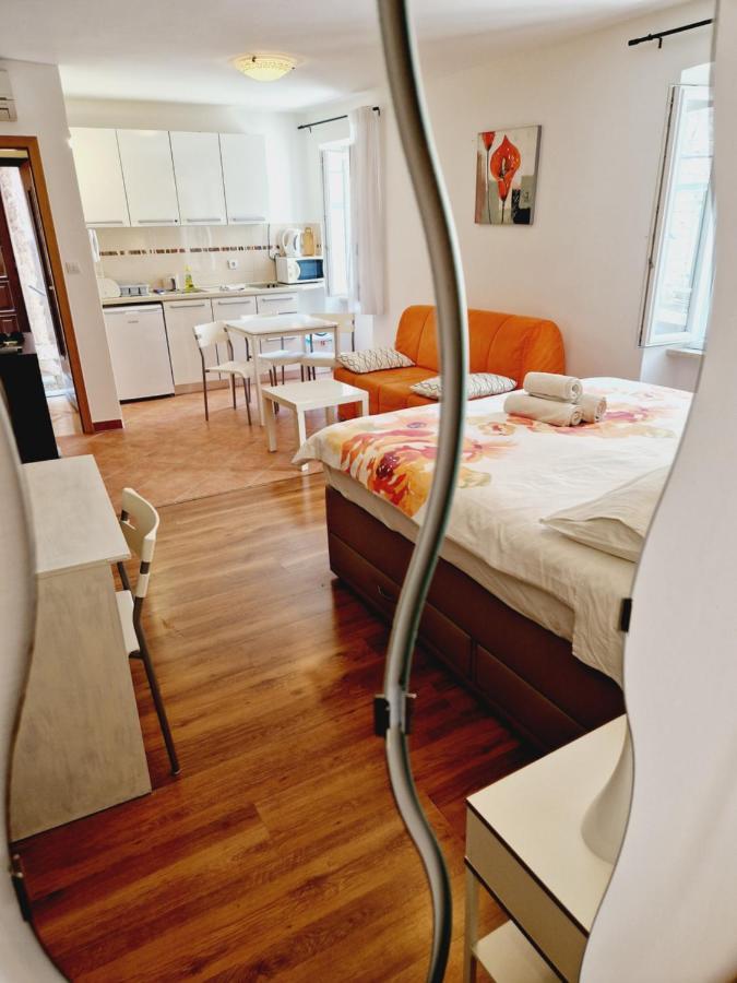 Apartment Casa Nova Rovigno Esterno foto