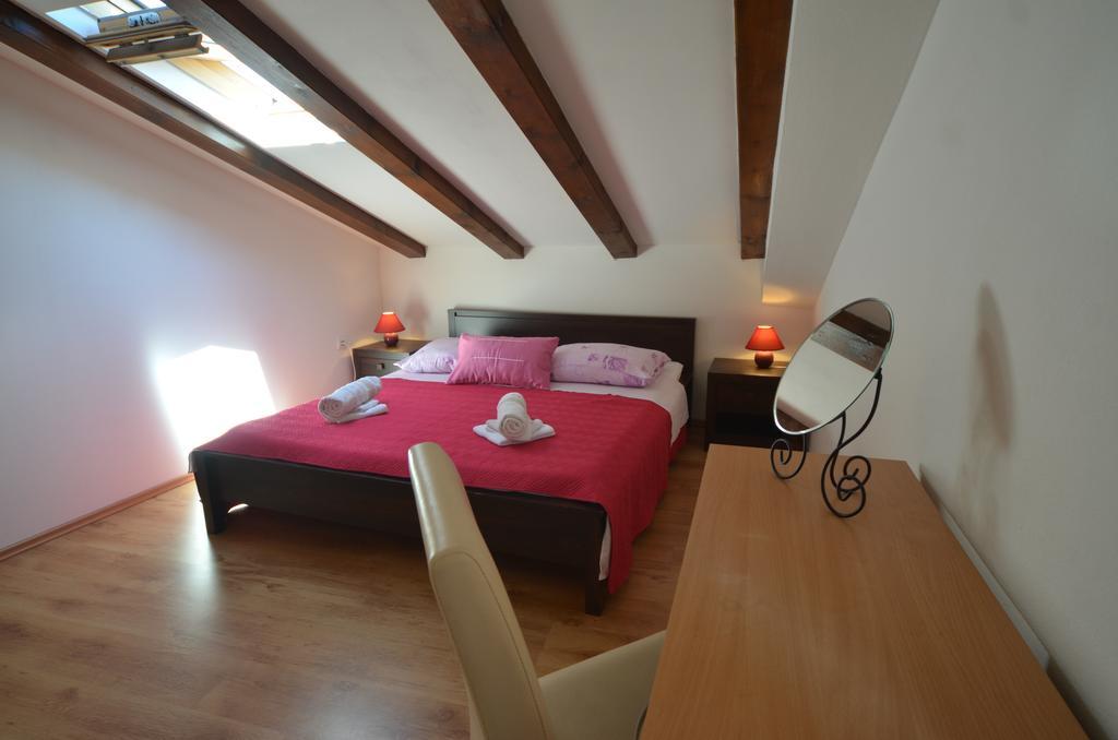Apartment Casa Nova Rovigno Esterno foto